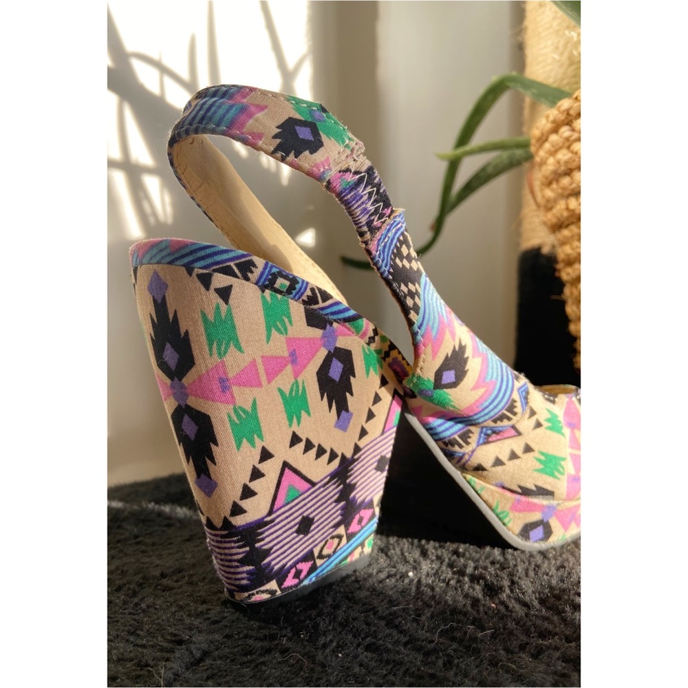 Platform Heel || Urban Outfitters - Picture 6 of 7